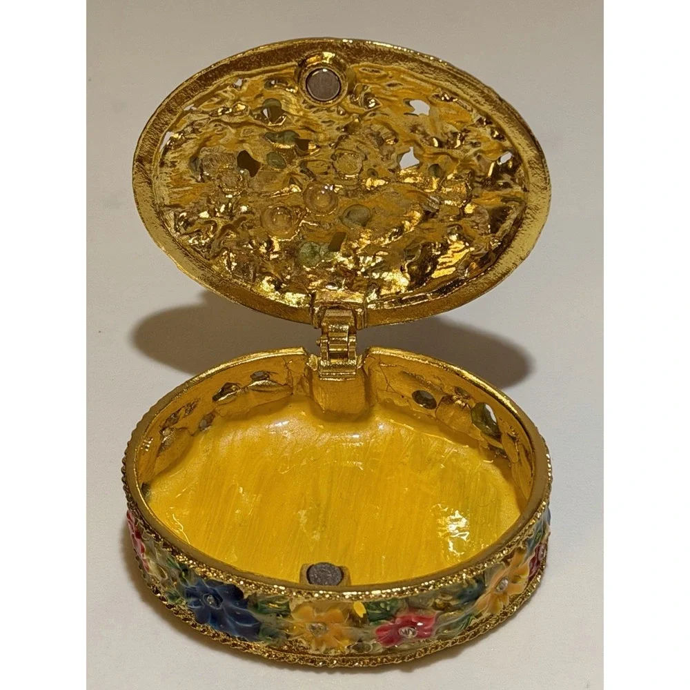 Butterfly & Flowers Trinket Box Gold Jewely Small Magnetic Closure